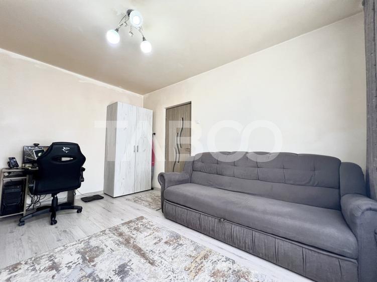 Apartament cu 3 camere semidecomandat, mobilat în Mănăștur
