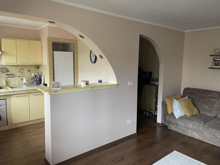 Apartament cu 2 camere semidecomandat în Central
