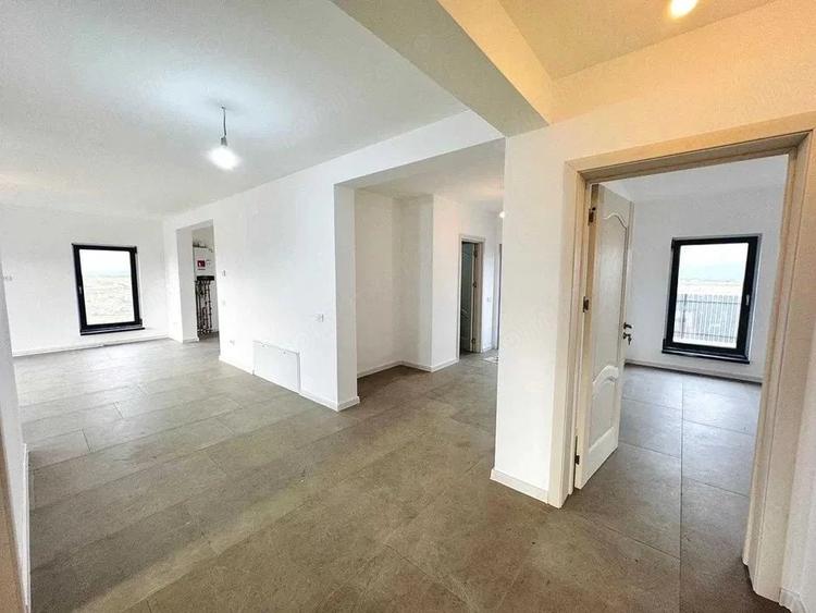 Casă cu 4 camere cu Teren 500 Mp în Central