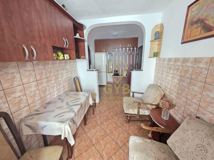 Apartament cu 2 camere decomandat, mobilat în Decebal