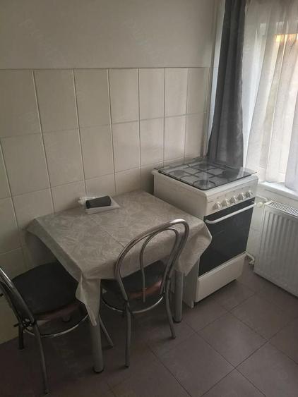 Garsonieră decomandată, mobilată în Complex Studențesc
