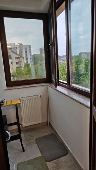 Apartament cu 2 camere decomandat în Hala Centrală