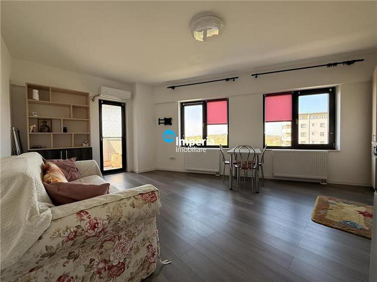 Apartament cu 2 camere decomandat în Podul de Fier
