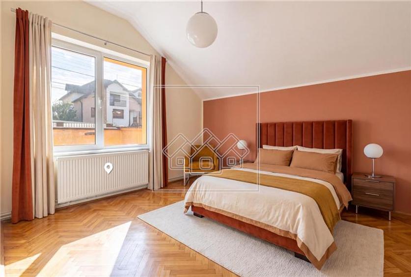 Casă individuală cu 8 camere cu Teren 962 Mp în Sub Arini
