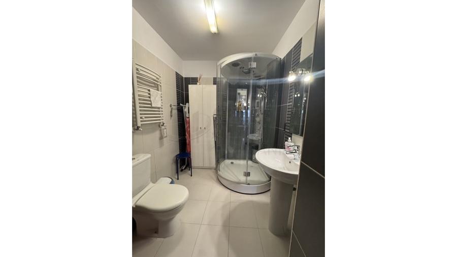 Apartament cu 3 camere semidecomandat, mobilat în Herăstrău