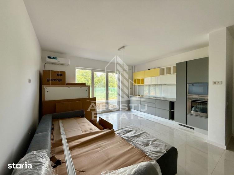 Apartament cu 3 camere în Plopi
