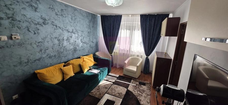 Apartament cu 2 camere semidecomandat în Est