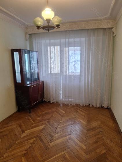 Apartament cu 3 camere decomandat în Obor