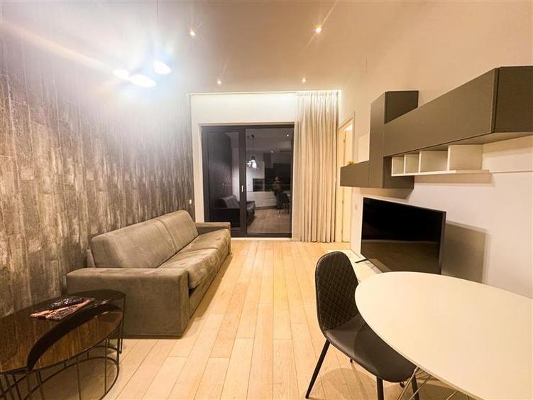 Apartament cu 2 camere decomandat, mobilat în Herăstrău