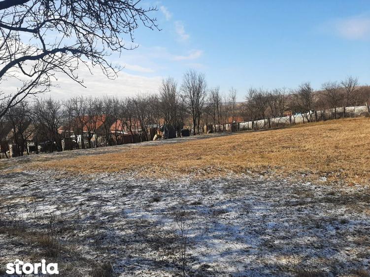 Teren de 1500 mp, în Aiton