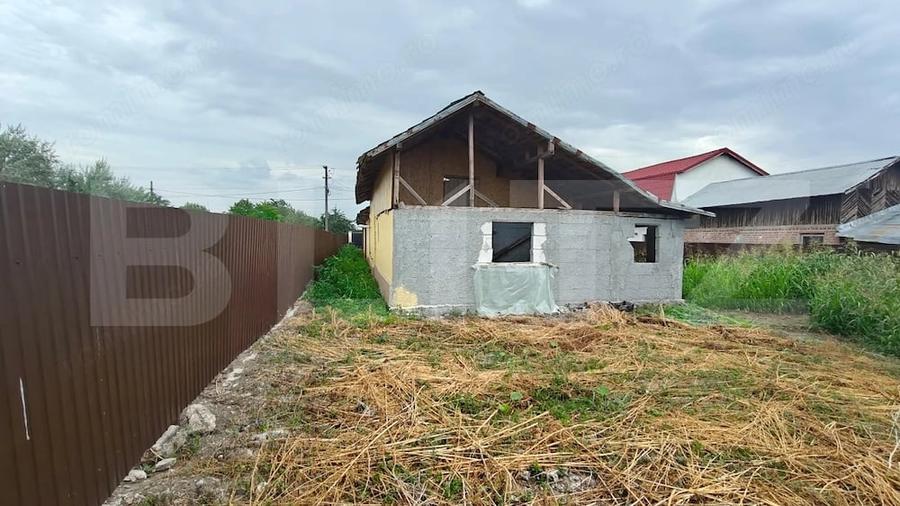 Casă cu Teren 619 Mp în Cornești
