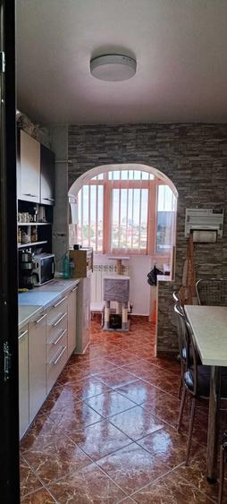 Vand apartament in zona Malu rosu, 2 camere decomandat, confort 1, etajul 6 din 10, complet mobilat. Pentru mai multe detalii la telefon 0721 152 149 - 3