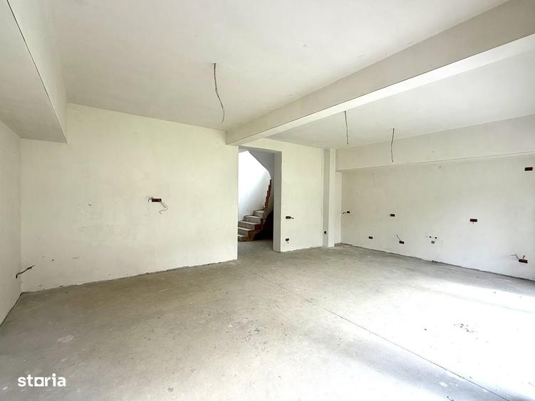 Casă cu 4 camere în Central