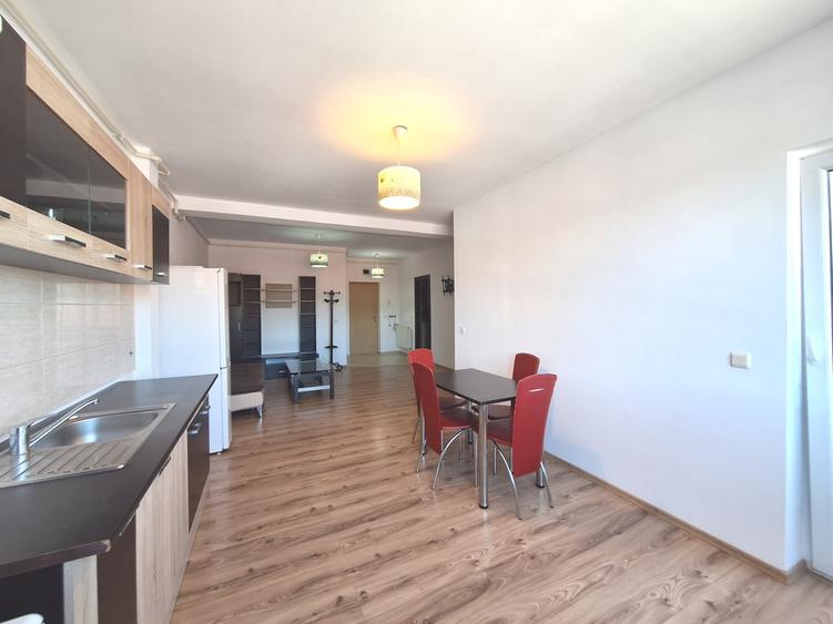 Apartament cu 2 camere semidecomandat, mobilat în Florești