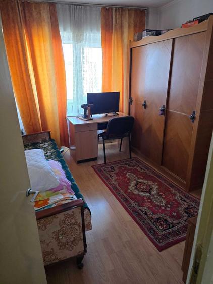Apartament cu 3 camere decomandat în Ostroveni