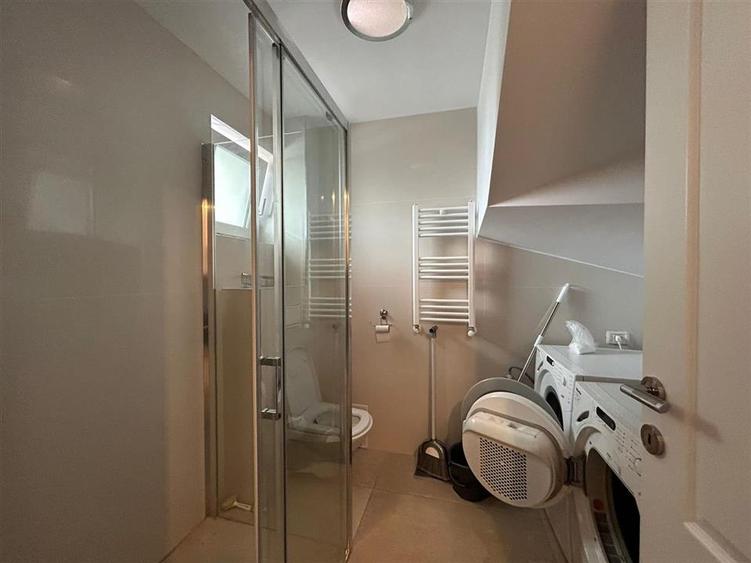 Duplex cu 4 camere cu Canalizare în Bucium