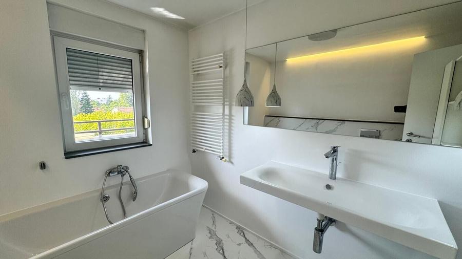 Apartament cu 3 camere decomandat, mobilat în Dorobanți