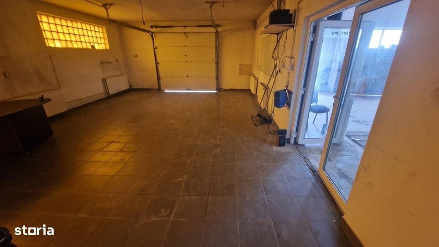Spațiu comercial, de 200 mp, în Central