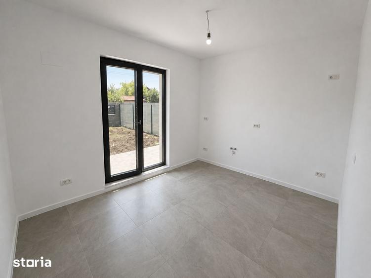 Casă cu 4 camere cu Teren 330 Mp în Crevedia
