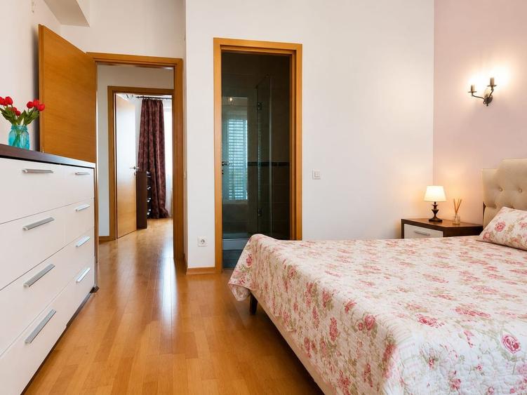 Apartament cu 3 camere decomandat în Kiseleff