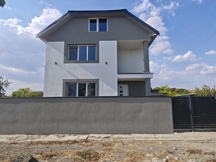 Casă cu 4 camere cu Canalizare în Becicherecu Mic