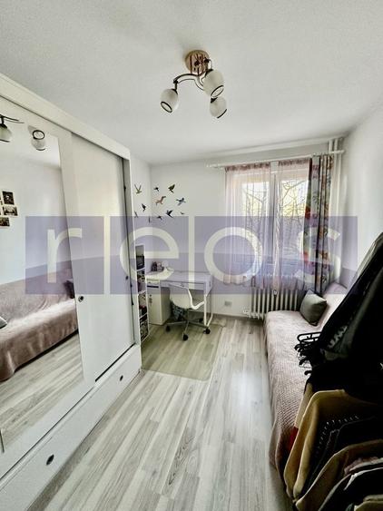 Apartament cu 3 camere semidecomandat, mobilat în Titan