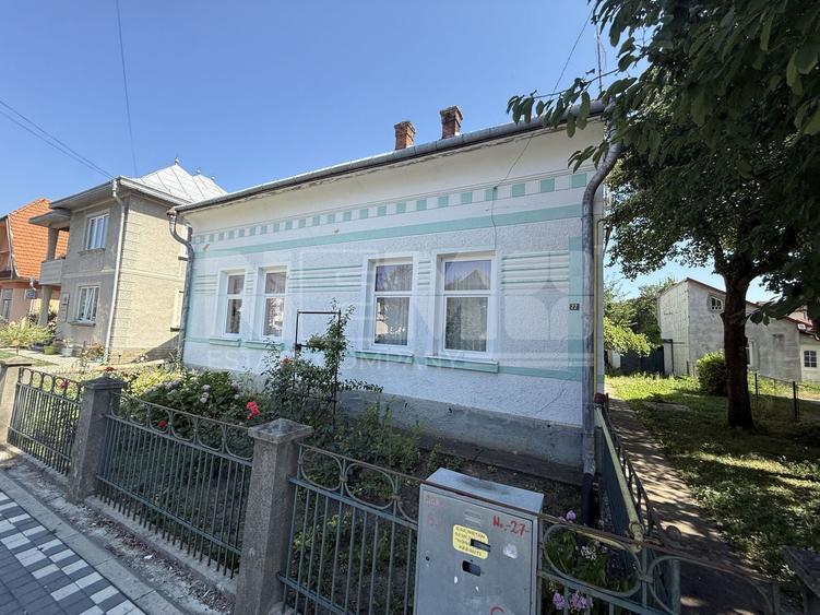 Casă individuală cu 4 camere cu Canalizare în Central