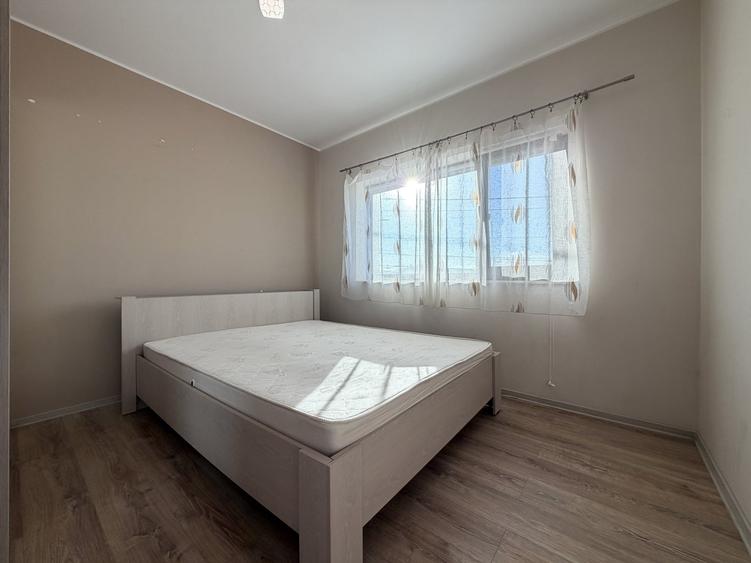 Apartament cu 3 camere decomandat, mobilat în Dumbrăvița