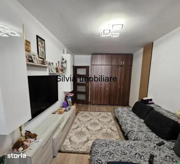 Apartament cu 3 camere decomandat în Smârdan