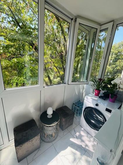 Apartament cu 3 camere semidecomandat în Dacia