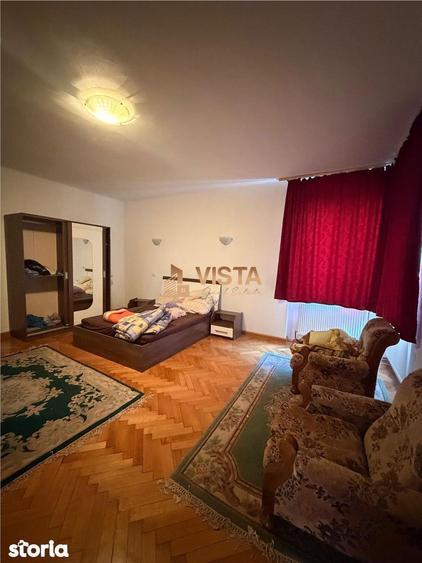 Apartament cu 4 camere semidecomandat, mobilat în Central