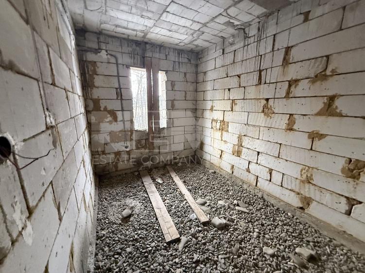 Casă individuală cu 4 camere cu Teren 1500 Mp în Vicovu de Sus