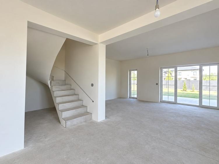 Duplex cu 4 camere cu Canalizare în Moșnița Veche