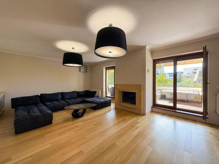 Apartament cu 4 camere în Herăstrău