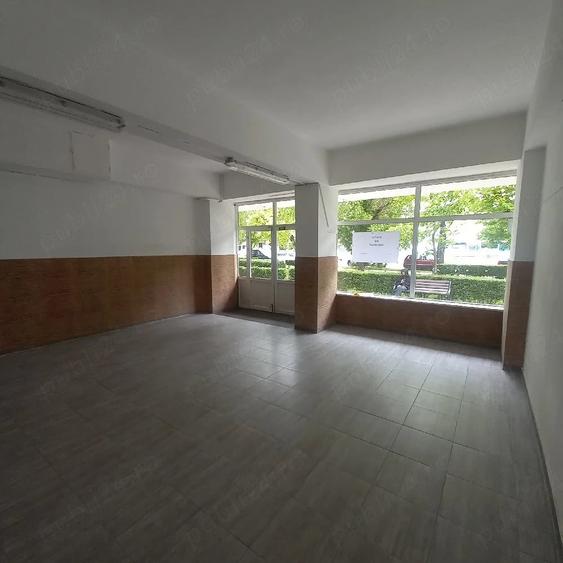 Spațiu comercial, de 60 mp, în Central