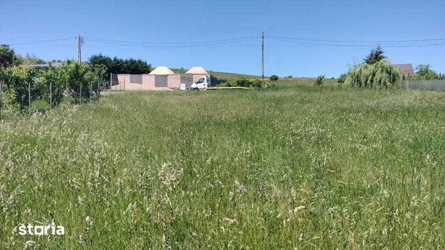 Teren de 960 mp, în Aiton