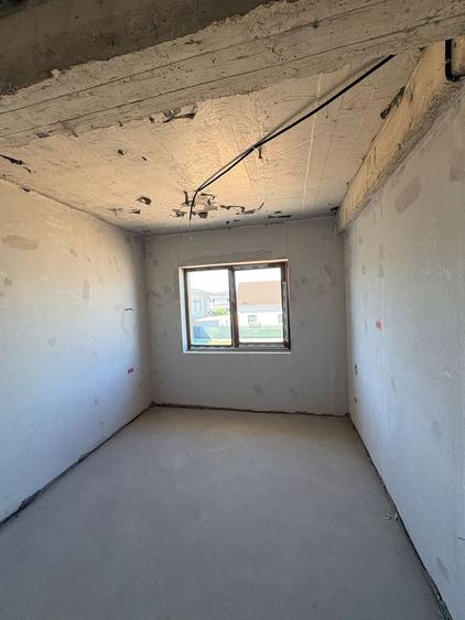 Duplex cu 5 camere cu Canalizare în Chișoda