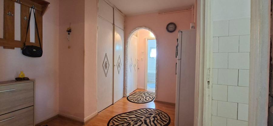 Apartament cu 2 camere decomandat în Micro 21