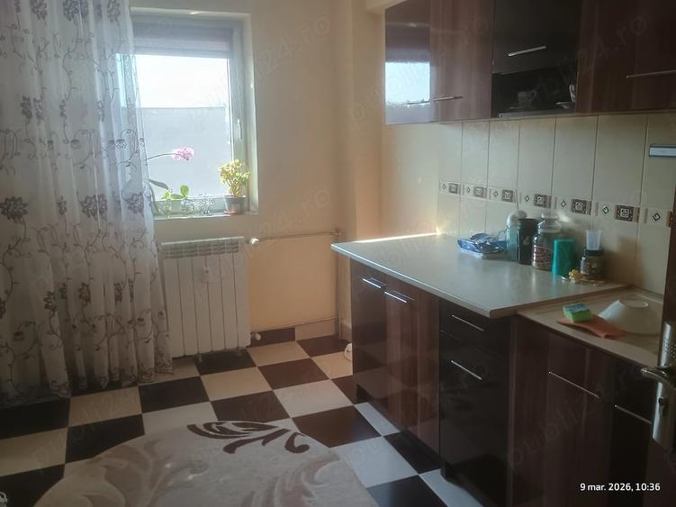 Vand apartament decomandat 2 camere - 1