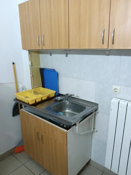 Garsonieră decomandată în Romană
