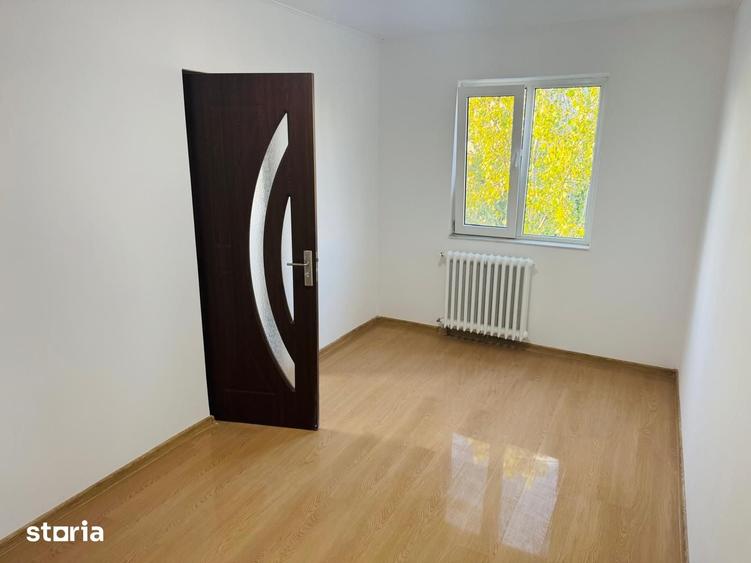 Apartament cu 3 camere nedecomandat în Alexandru cel Bun