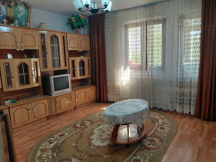 Apartament cu 2 camere decomandat în Micro 19