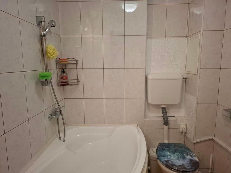Casă individuală cu 4 camere cu Canalizare în Domenii
