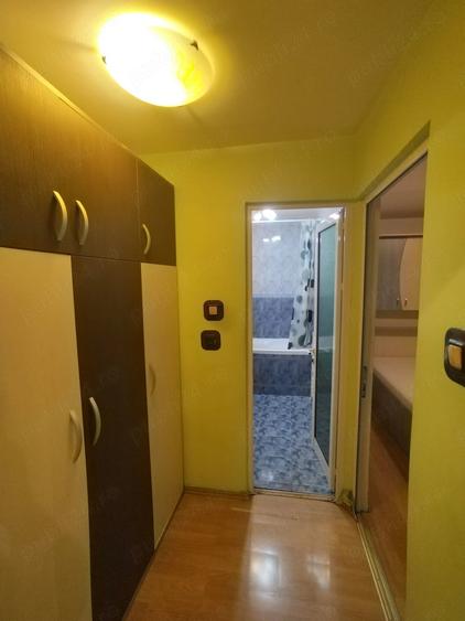 Apartament cu 2 camere semidecomandat în Cetate