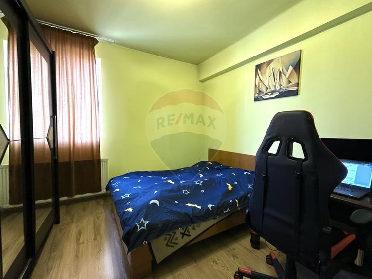 Apartament cu 2 camere semidecomandat, mobilat în Semicentral