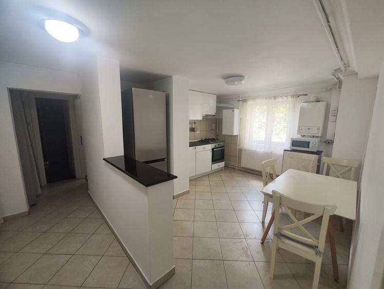 Apartament cu 2 camere decomandat, mobilat în Vitan