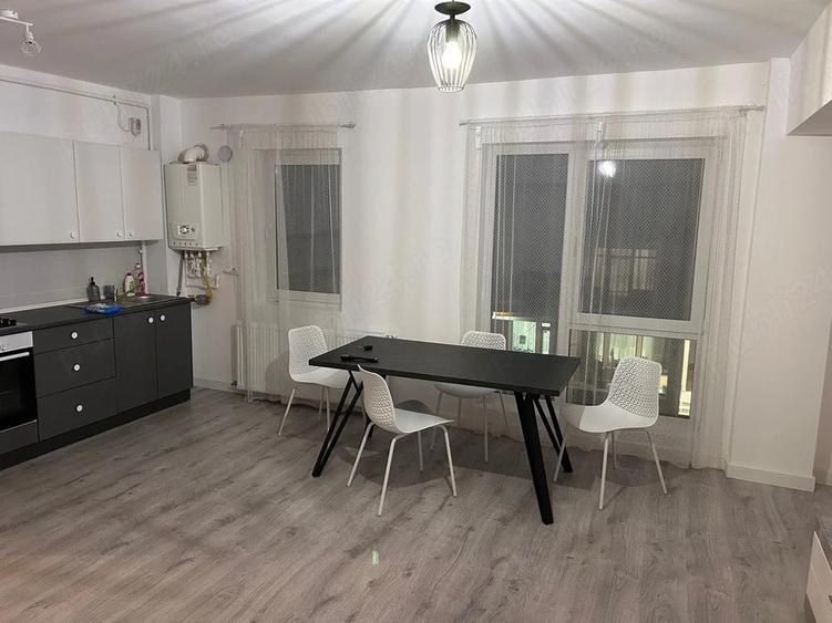 Apartament cu 2 camere semidecomandat în Calea Moldovei