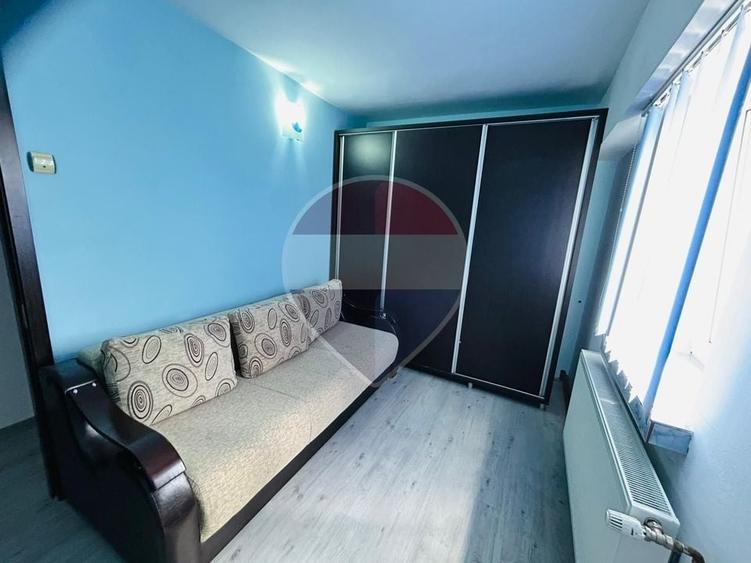 Apartament cu 3 camere decomandat, mobilat în Central