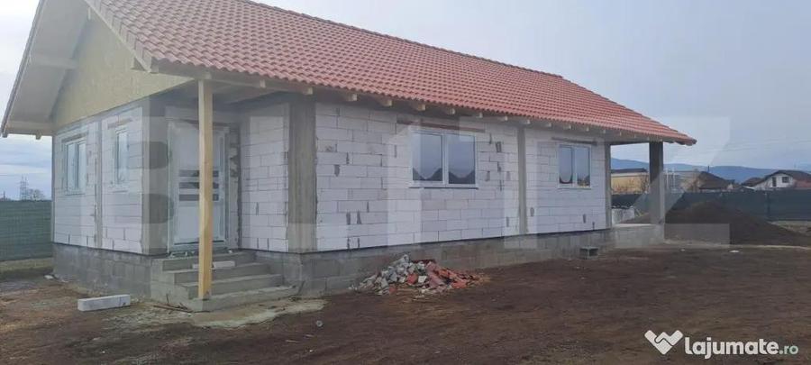 Casă cu 4 camere cu Teren 1134 Mp în Bărăbanț