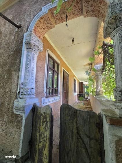 Casă cu 3 camere cu Teren 1954 Mp în Central